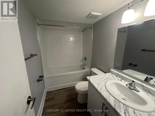 2 - 1055 Western Avenue, Peterborough, ON - Indoor Photo Showing Bathroom