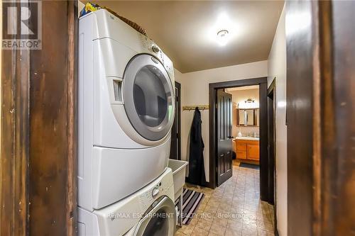 2830 Spiece Rd, Lincoln, ON - Indoor Photo Showing Laundry Room