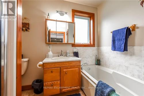 2830 Spiece Rd, Lincoln, ON - Indoor Photo Showing Bathroom