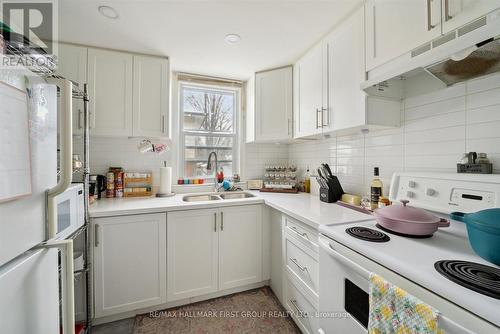 219 Cochrane St, Scugog, ON - Indoor Photo Showing Kitchen With Double Sink