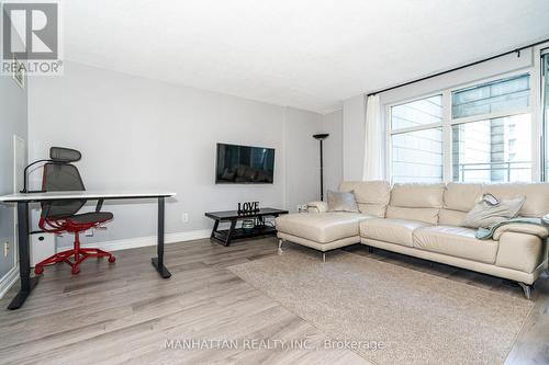 207 - 62 Suncrest Boulevard, Markham, ON - Indoor Photo Showing Living Room