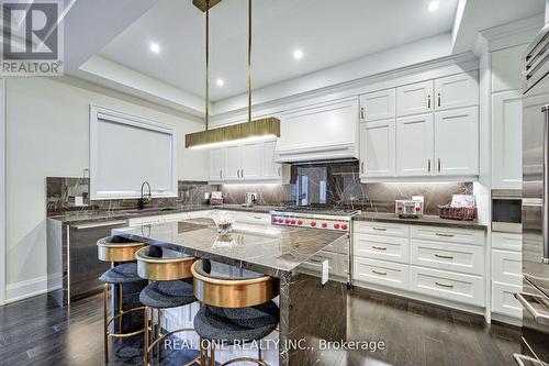 149 Milky Way Drive, Richmond Hill, ON - Indoor Photo Showing Kitchen With Upgraded Kitchen