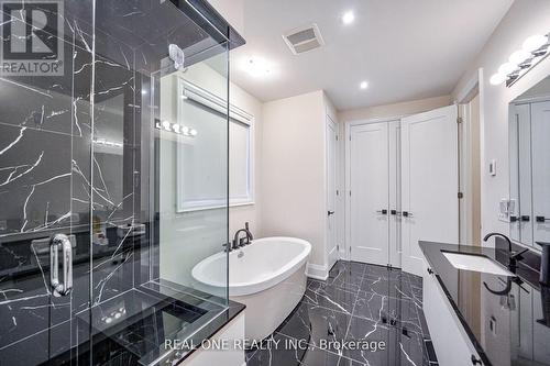 149 Milky Way Drive, Richmond Hill, ON - Indoor Photo Showing Bathroom