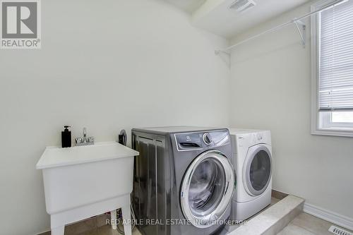 2885 Elgin Mills Rd E, Markham, ON - Indoor Photo Showing Laundry Room