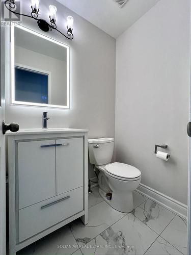 5 Debonair St, Richmond Hill, ON - Indoor Photo Showing Bathroom