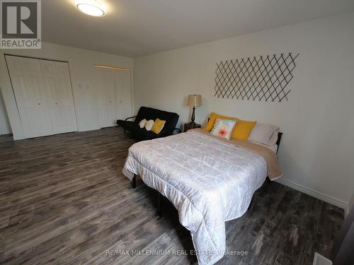 512 Mosley Street, Wasaga Beach, ON - Indoor Photo Showing Bedroom