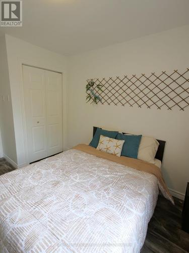 512 Mosley Street, Wasaga Beach, ON - Indoor Photo Showing Bedroom