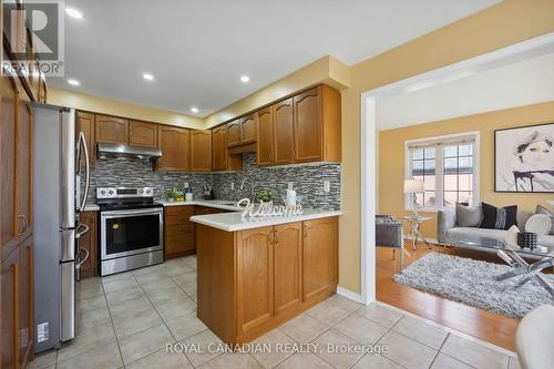 97 Andriana Cres, Markham, ON - Indoor Photo Showing Kitchen With Stainless Steel Kitchen