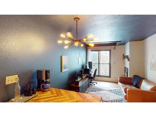 1027 - 930 Dogwood Drive, Kimberley, BC - Indoor Photo Showing Living Room