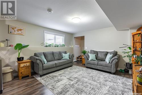 107 Kinsmen Crescent, Martensville, SK - Indoor Photo Showing Living Room