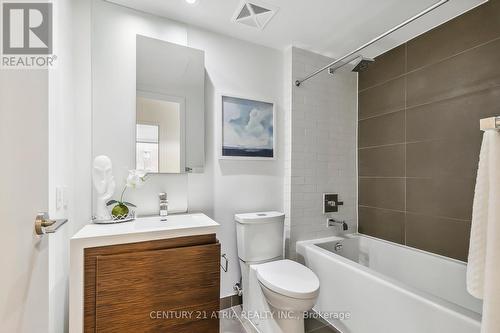 #356 -1030 King St W, Toronto, ON - Indoor Photo Showing Bathroom