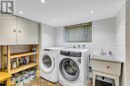 32 Robinson St, Toronto, ON - Indoor Photo Showing Laundry Room