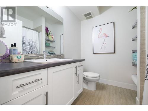 2409 Tallus Heights Drive, West Kelowna, BC - Indoor Photo Showing Bathroom