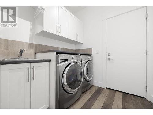 2409 Tallus Heights Drive, West Kelowna, BC - Indoor Photo Showing Laundry Room