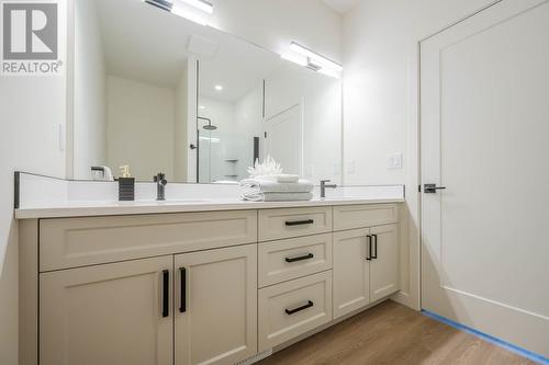 158 Deer Place Unit# 105, Penticton, BC - Indoor Photo Showing Bathroom