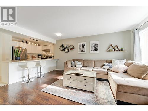 2425 Mount Baldy Drive Unit# 201, Kelowna, BC - Indoor Photo Showing Living Room