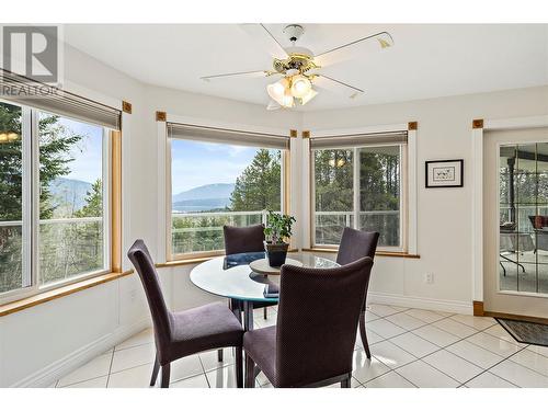 3900 60 Street Nw, Salmon Arm, BC - Indoor Photo Showing Dining Room