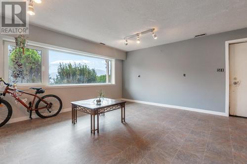 1321 Maccleave Avenue, Penticton, BC - Indoor Photo Showing Other Room