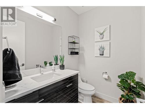 3324 Black Pine Lane, Kelowna, BC - Indoor Photo Showing Bathroom