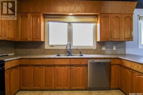 5 Northfield Bay, Yorkton, SK - Indoor Photo Showing Kitchen With Double Sink
