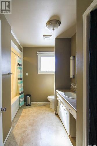 5 Northfield Bay, Yorkton, SK - Indoor Photo Showing Bathroom