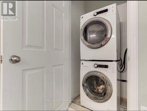 #1 -1050 Elton Way, Whitby, ON - Indoor Photo Showing Laundry Room