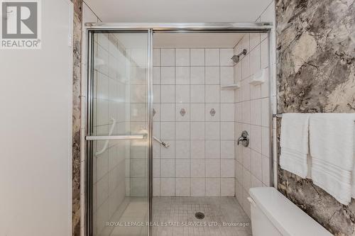 #806 -2185 Marine Dr, Oakville, ON - Indoor Photo Showing Bathroom