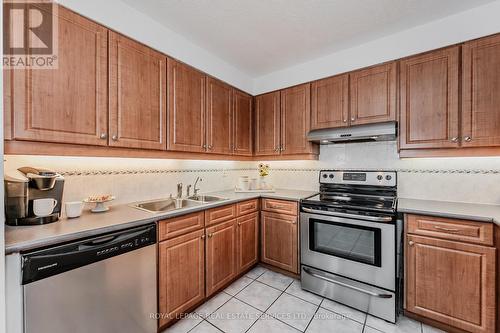 #806 -2185 Marine Dr, Oakville, ON - Indoor Photo Showing Kitchen With Double Sink