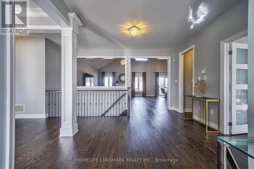 22 Stewart Cres, Essa, ON - Indoor Photo Showing Kitchen With Upgraded Kitchen