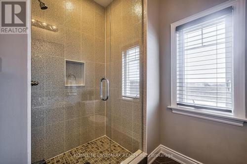 22 Stewart Cres, Essa, ON - Indoor Photo Showing Bathroom