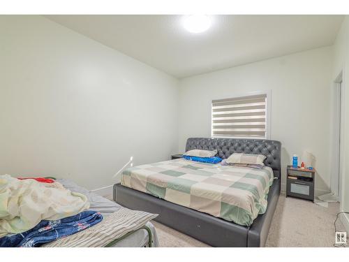 4123 7 Av Sw, Edmonton, AB - Indoor Photo Showing Bedroom