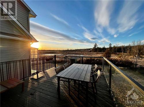 Serene pond view and Amazing sunset! - 124 Escarpment Crescent, Ottawa, ON - Outdoor With View