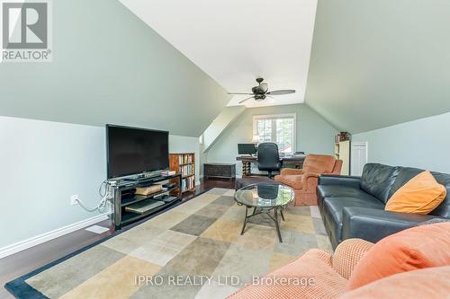 104 Charles St, Halton Hills, ON - Indoor Photo Showing Living Room
