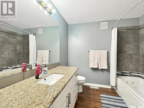 8 West Park Drive, Battleford, SK - Indoor Photo Showing Bathroom