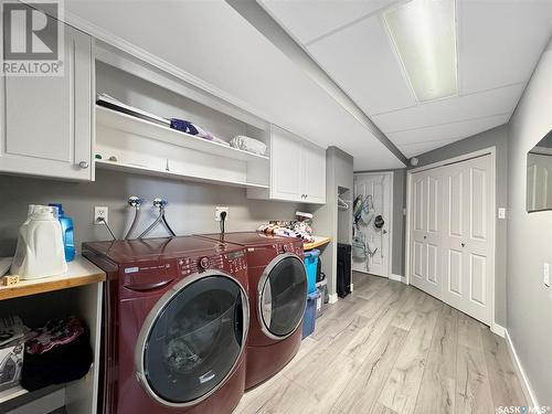 8 West Park Drive, Battleford, SK - Indoor Photo Showing Laundry Room
