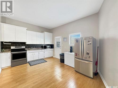 8 West Park Drive, Battleford, SK - Indoor Photo Showing Kitchen With Double Sink