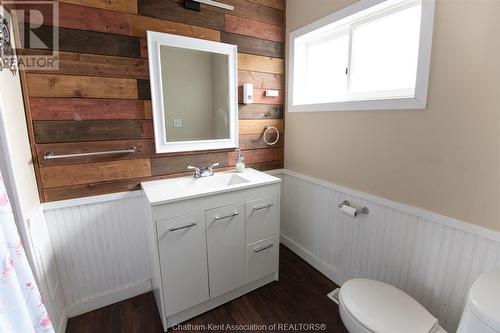 515 Lafontaine Street, Wallaceburg, ON - Indoor Photo Showing Bathroom