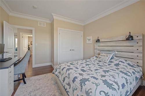 940 Concession 8 W, Flamborough, ON - Indoor Photo Showing Bedroom