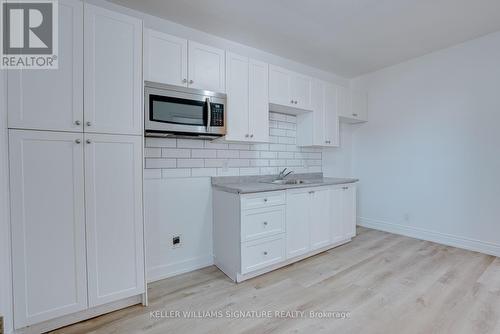 43 Centre Street N, St. Catharines, ON - Indoor Photo Showing Kitchen