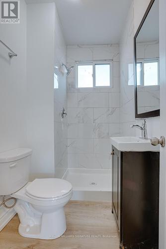 43 Centre St N, St. Catharines, ON - Indoor Photo Showing Bathroom