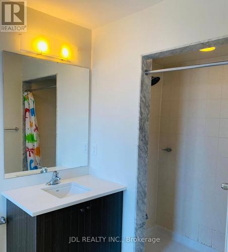 7710 Buckeye Crescent, Niagara Falls, ON - Indoor Photo Showing Bathroom