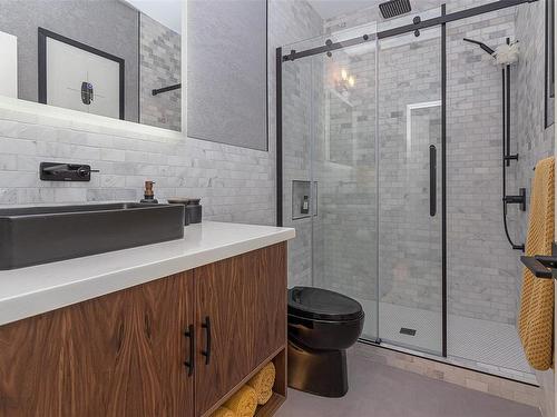 2816 Turnstyle Cres, Langford, BC - Indoor Photo Showing Bathroom
