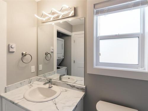 269 Westwood Rd, Nanaimo, BC - Indoor Photo Showing Bathroom