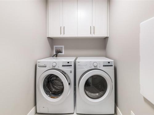 269 Westwood Rd, Nanaimo, BC - Indoor Photo Showing Laundry Room