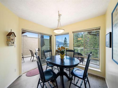 738-6880 Wallace Dr, Central Saanich, BC - Indoor Photo Showing Dining Room