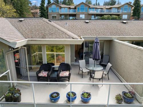 738-6880 Wallace Dr, Central Saanich, BC - Outdoor With Deck Patio Veranda