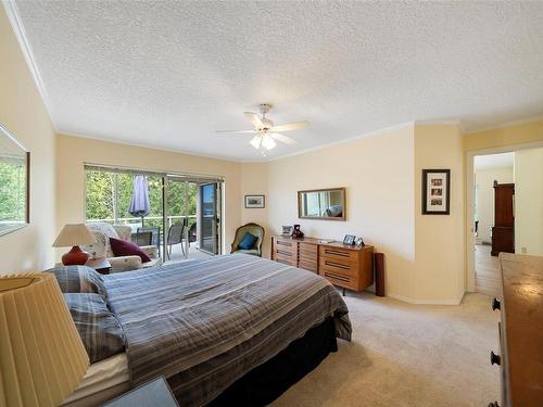 738-6880 Wallace Dr, Central Saanich, BC - Indoor Photo Showing Bedroom