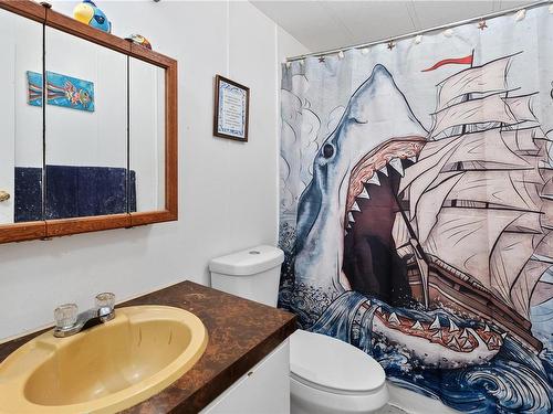 288 Albion Cres, Ucluelet, BC - Indoor Photo Showing Bathroom