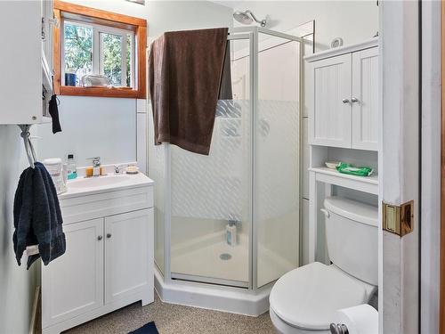 288 Albion Cres, Ucluelet, BC - Indoor Photo Showing Bathroom