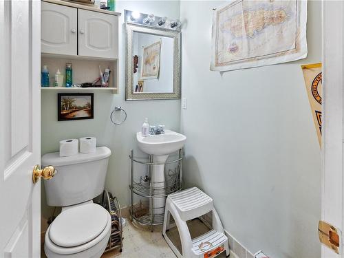 288 Albion Cres, Ucluelet, BC - Indoor Photo Showing Bathroom